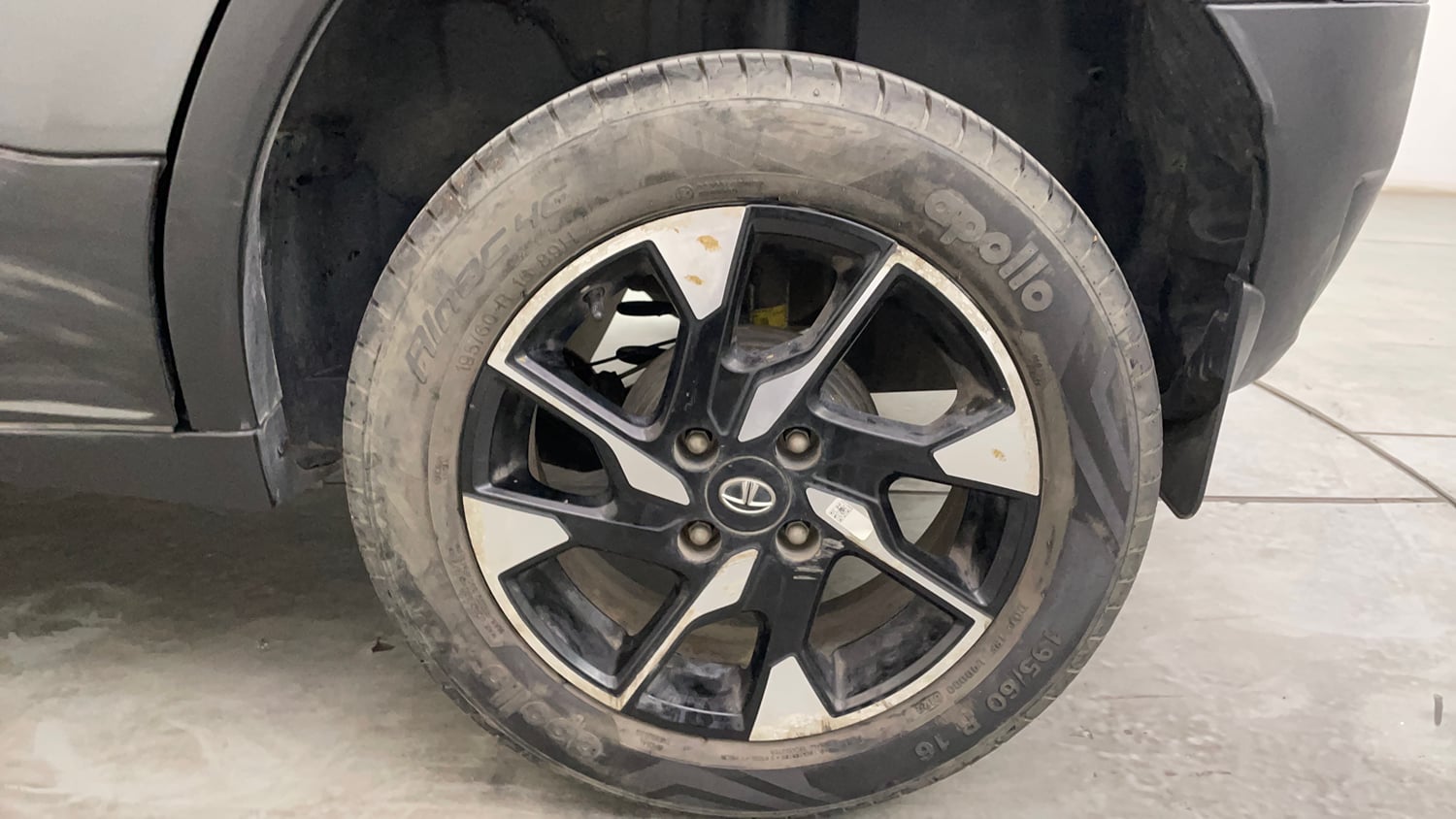 Used 2022 Tata Punch Creative Dual Tone Petrol Manual tyres LEFT REAR TYRE RIM VIEW