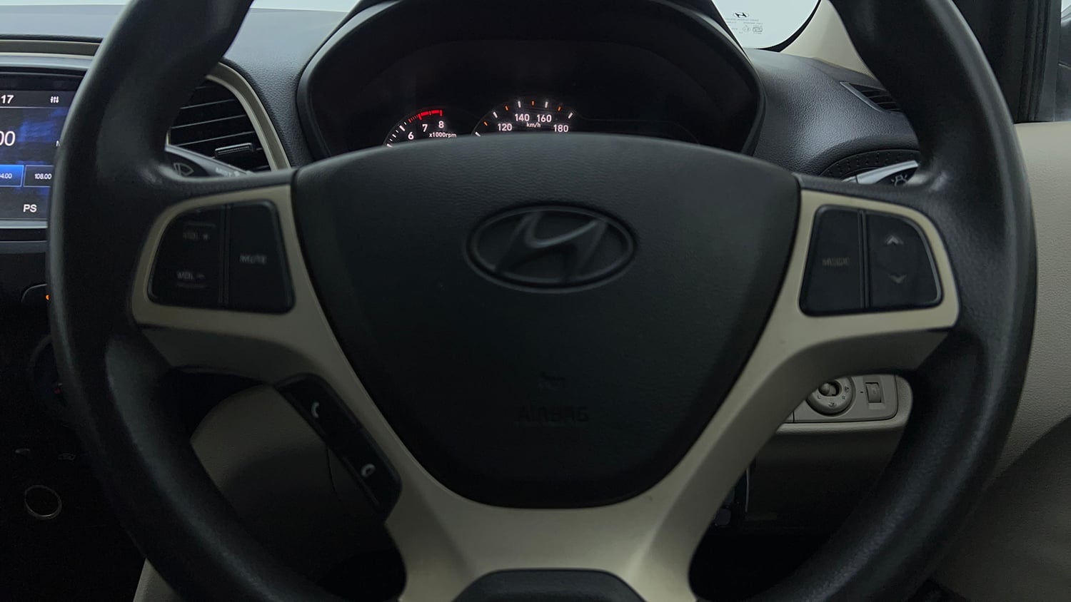 Used 2022 hyundai Santro Sportz Executive CNG Cng Manual top_features Steering mounted controls
