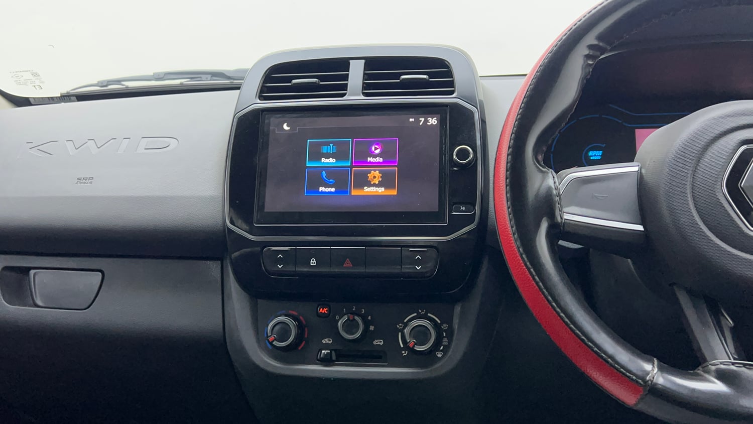 Used 2021 Renault Kwid RXT 1.0 AMT Opt Petrol Automatic interior MUSIC SYSTEM & AC CONTROL VIEW