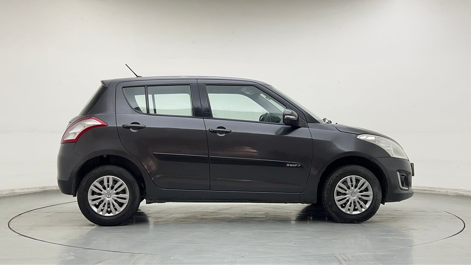 Used 2015 Maruti Suzuki Swift VXi Petrol Manual exterior RIGHT SIDE VIEW