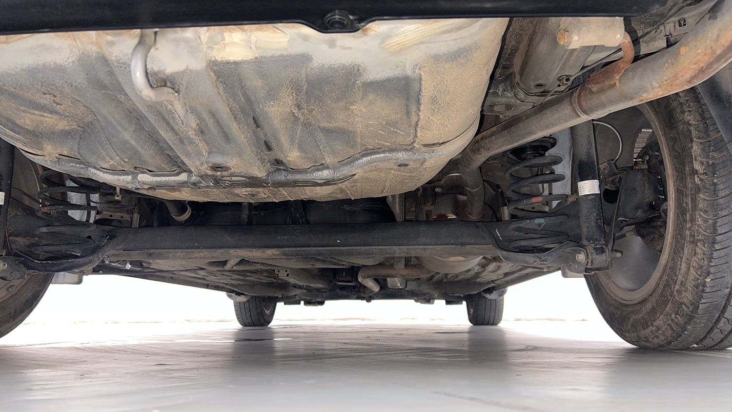 Used 2023 Honda Amaze VX CVT 1.2 Petrol Petrol Automatic extra REAR UNDERBODY VIEW (TAKEN FROM REAR)