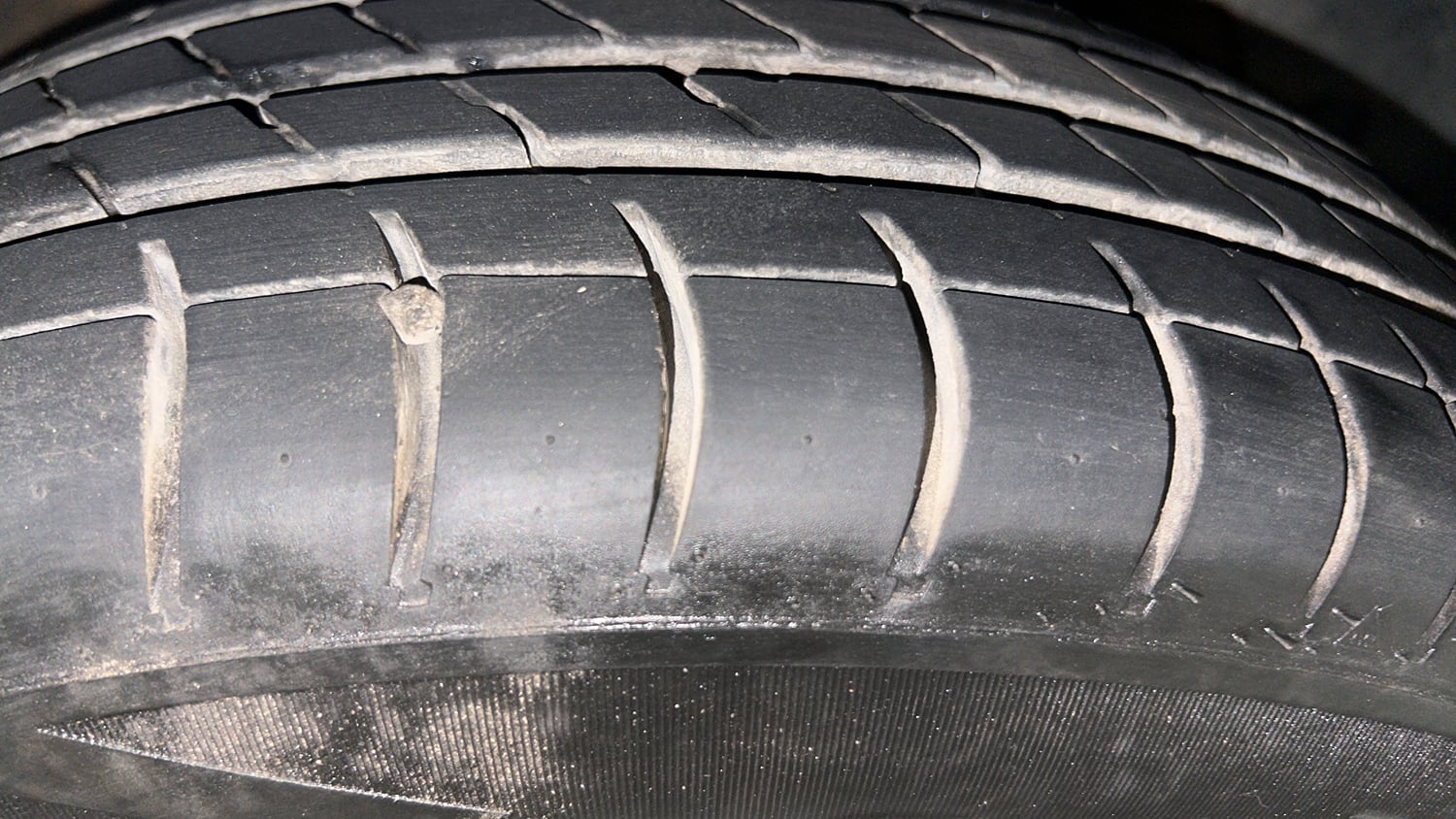 Used 2020 Hyundai Grand i10 Nios Sportz 1.2 Kappa VTVT Petrol Manual tyres RIGHT FRONT TYRE TREAD VIEW