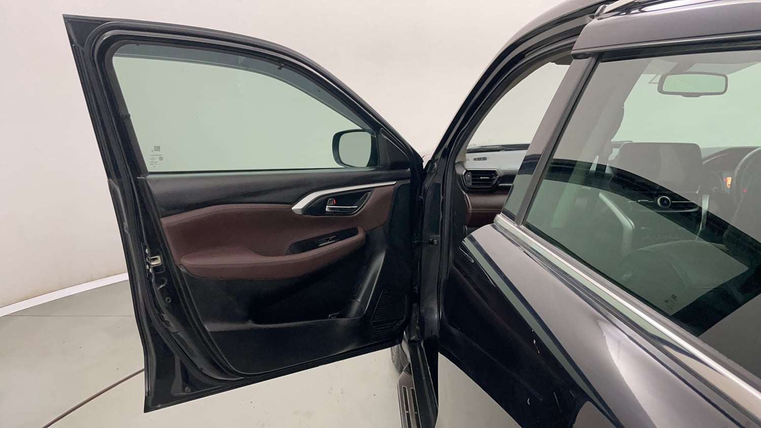 Used 2023 Maruti Suzuki Grand Vitara Zeta Smart Hybrid Petrol Manual interior LEFT FRONT DOOR OPEN VIEW