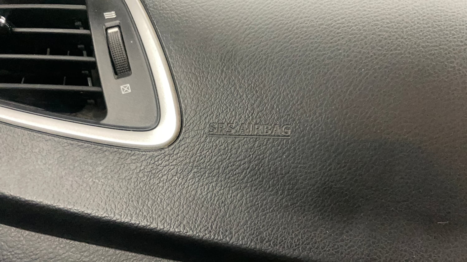 Used 2017 Maruti Suzuki Baleno Delta 1.2 Petrol Manual top_features Airbags