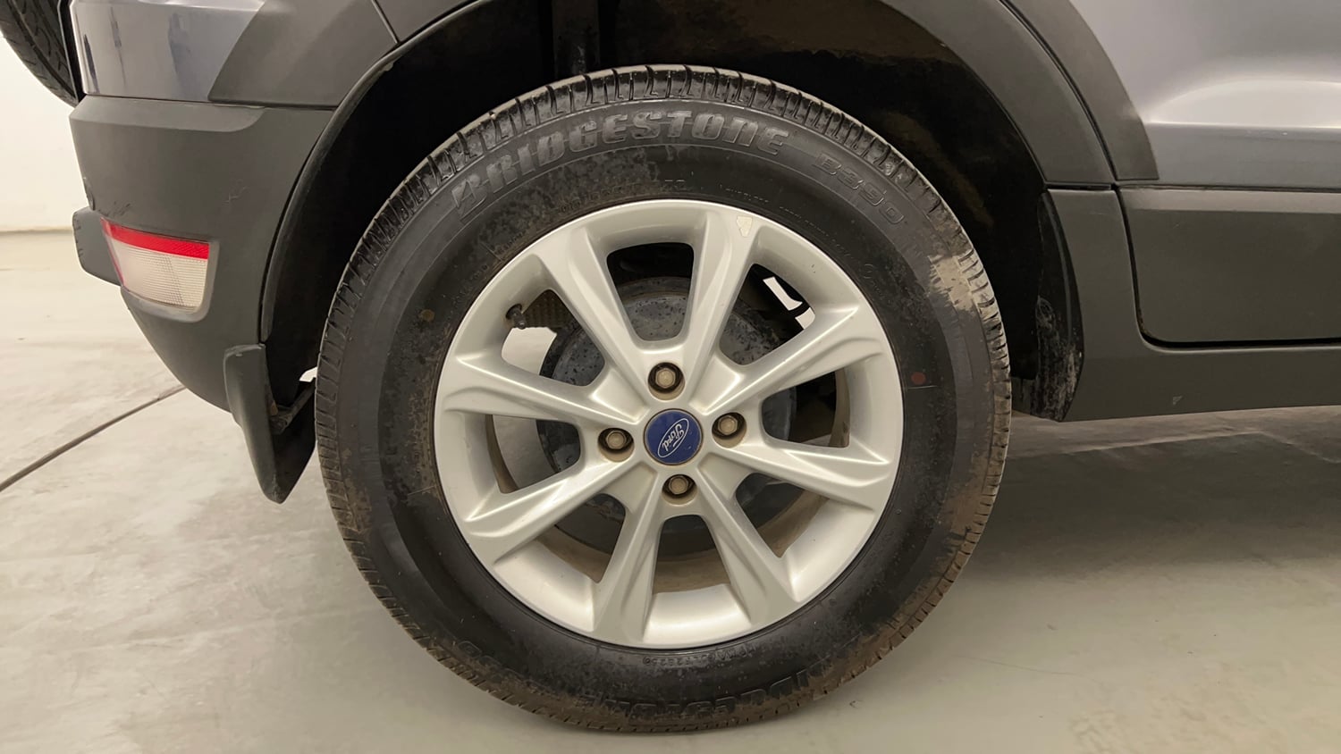 Used 2021 Ford EcoSport Titanium 1.5L Ti-VCT Petrol Manual tyres RIGHT REAR TYRE RIM VIEW