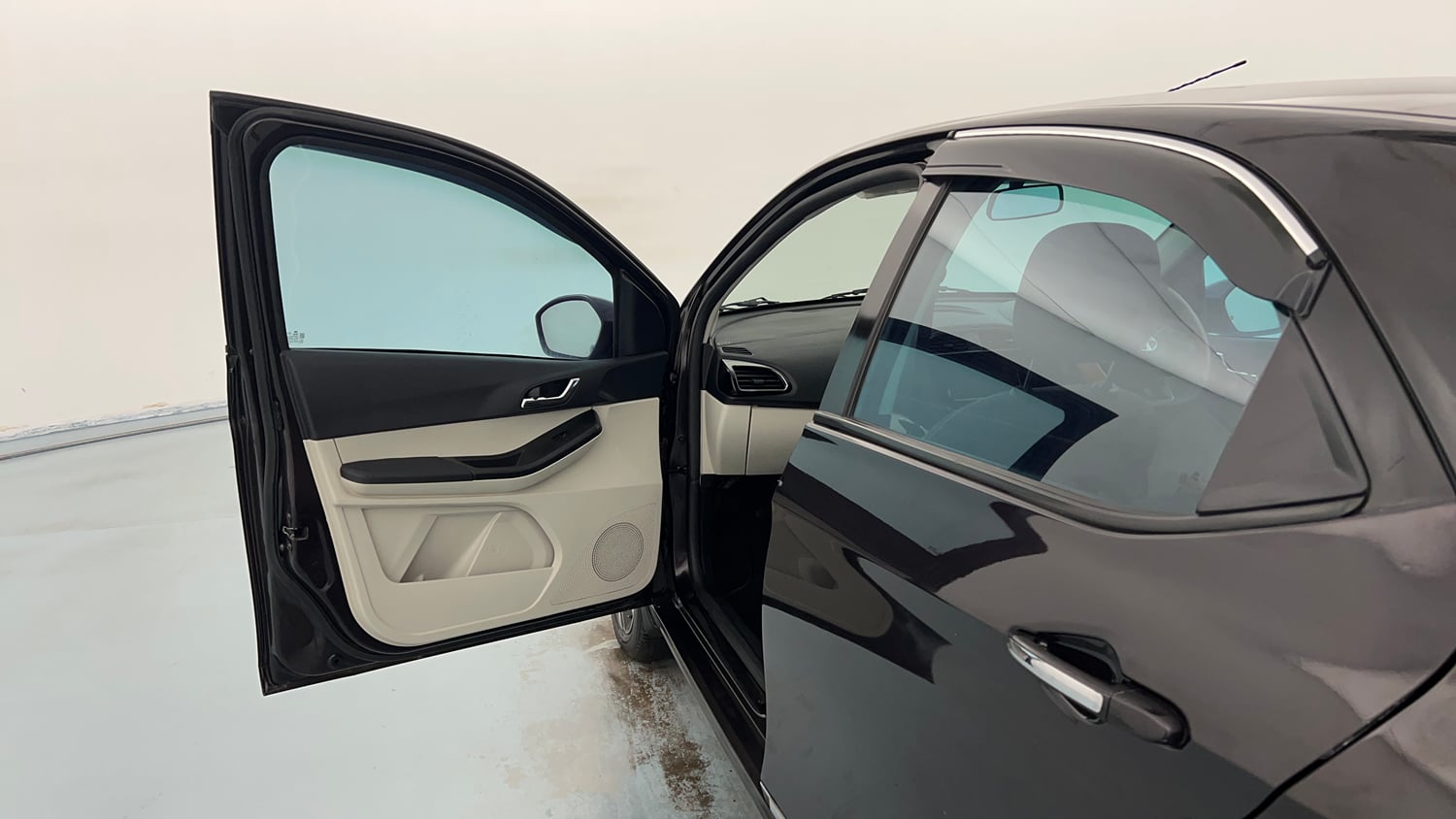 Used 2023 Tata Tiago XZ Plus Petrol Manual interior LEFT FRONT DOOR OPEN VIEW