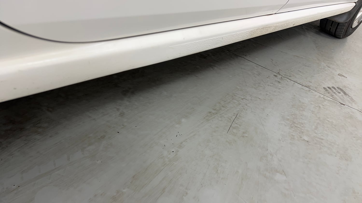Used 2013 Volkswagen Vento Highline Petrol Petrol Manual dents MINOR DENT