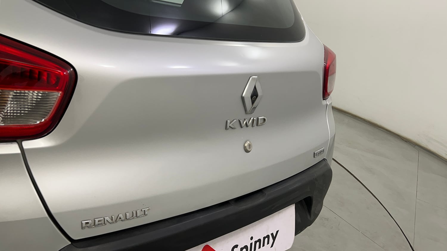Used 2019 Renault Kwid 1.0 RXT AMT Opt Petrol Automatic dents MINOR SCRATCH