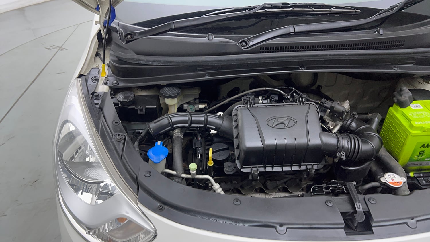 Used 2015 Hyundai i10 Magna 1.1 iRDE2 Petrol Manual engine ENGINE RIGHT SIDE VIEW