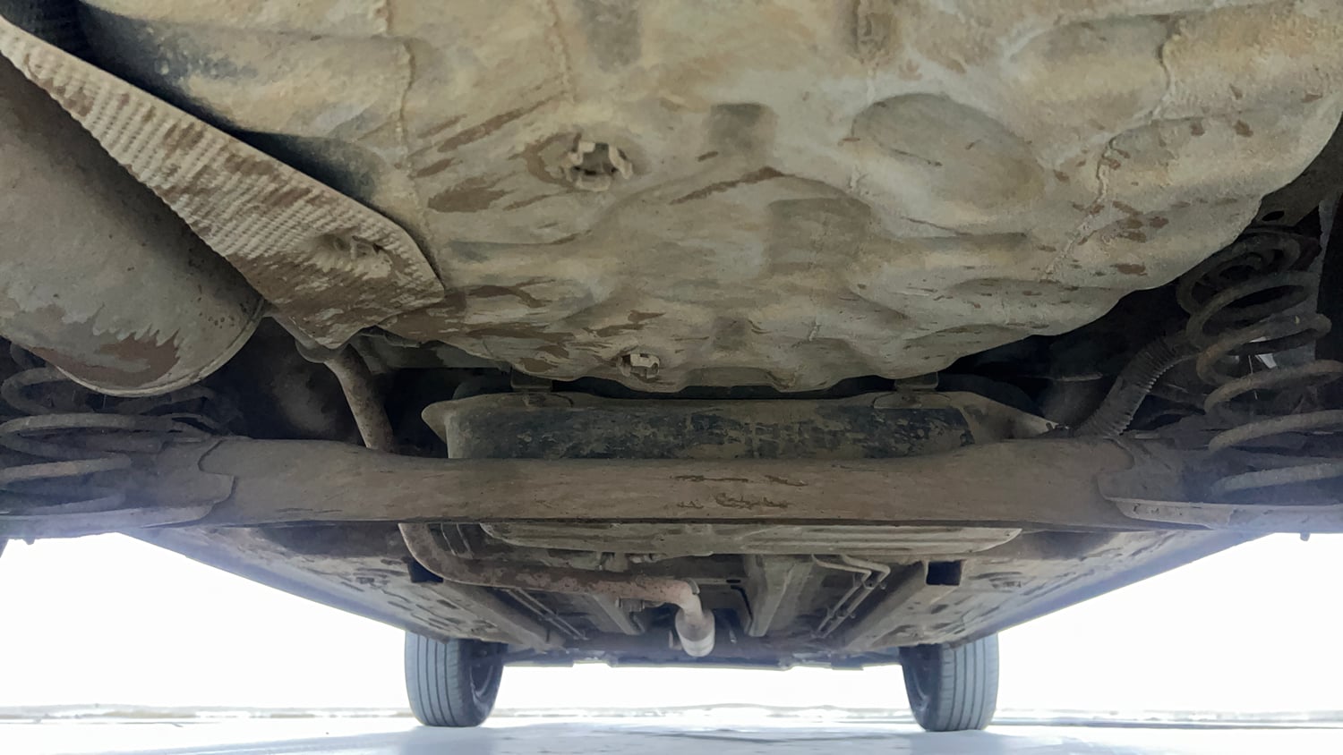 Used 2025 Renault Kiger RXL Petrol Manual extra REAR UNDERBODY VIEW (TAKEN FROM REAR)