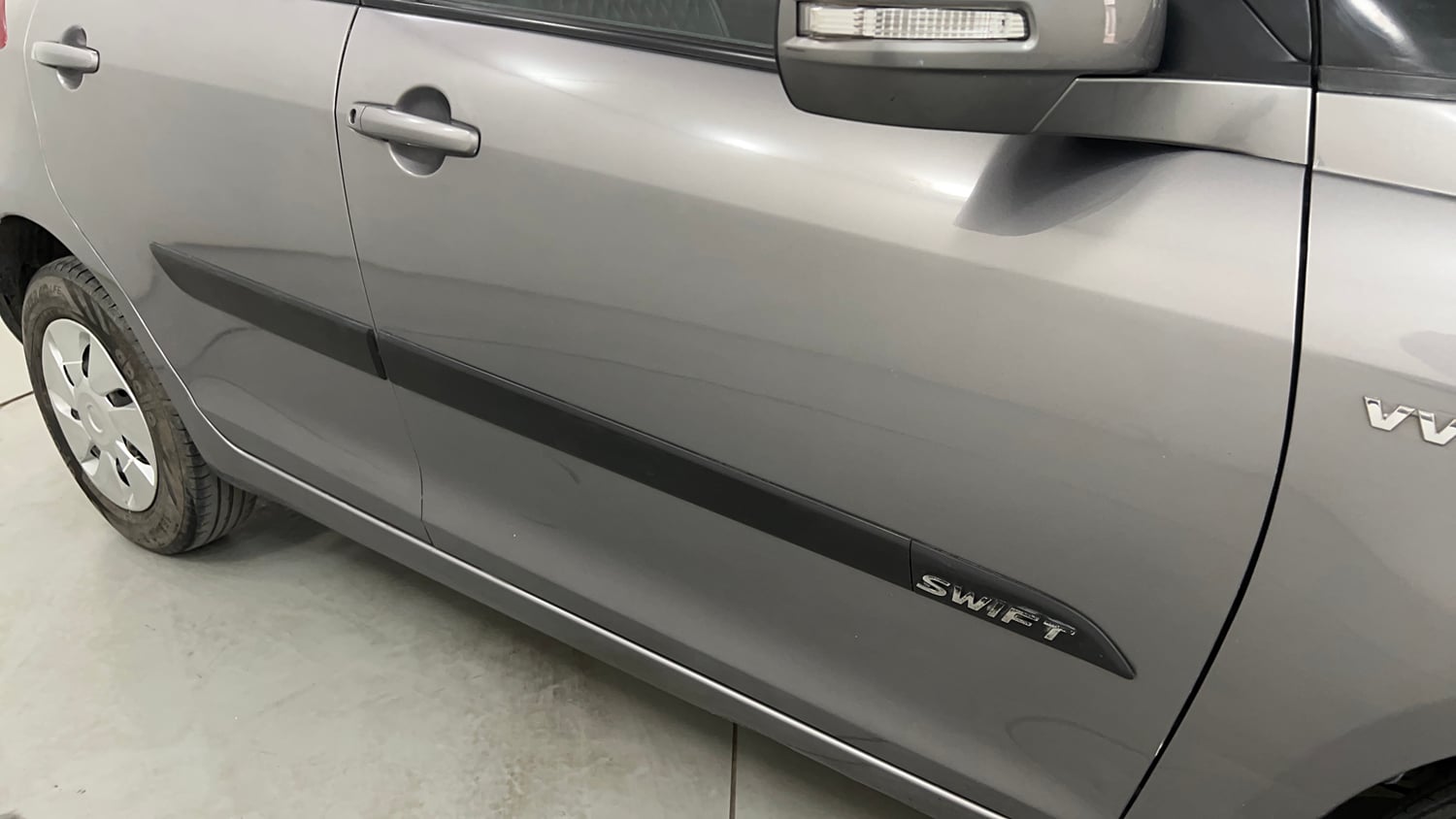 Used 2017 Maruti Suzuki Swift VXi Petrol Manual dents MINOR SCRATCH