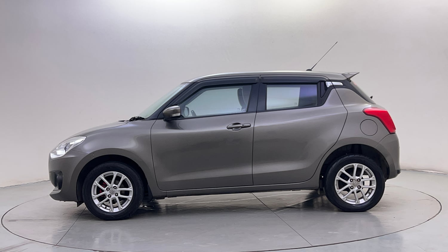Used 2018 Maruti Suzuki Swift ZXi AMT Petrol Automatic exterior LEFT SIDE VIEW