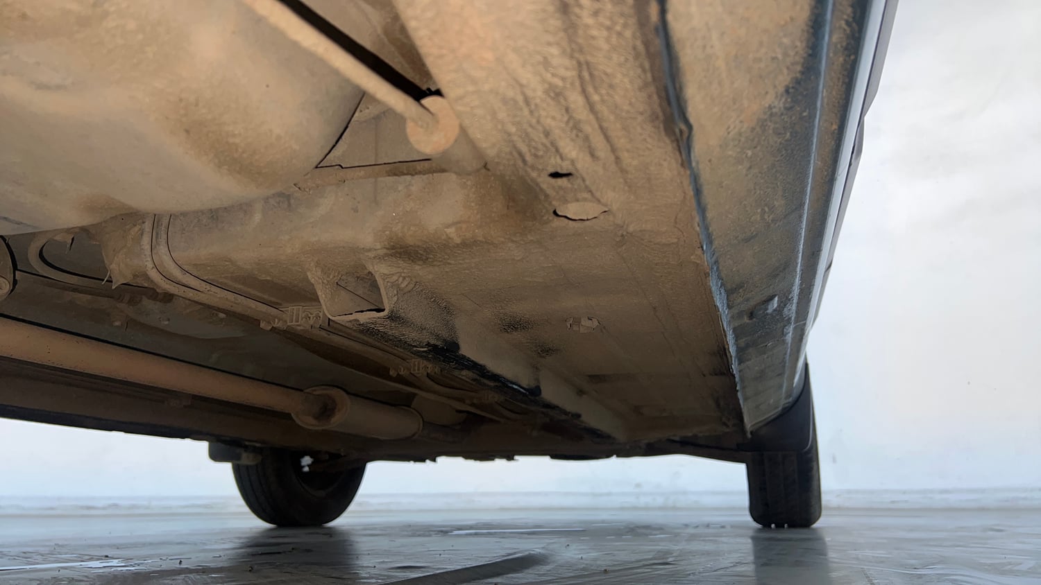 Used 2022 Renault Kwid RXT 1.0 Petrol Manual extra REAR RIGHT UNDERBODY VIEW