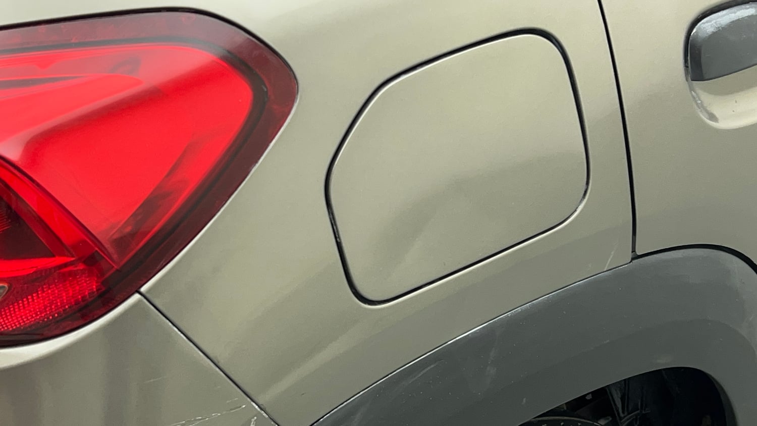 Used 2020 Renault Kwid CLIMBER 1.0 AMT Petrol Automatic dents MINOR DENT