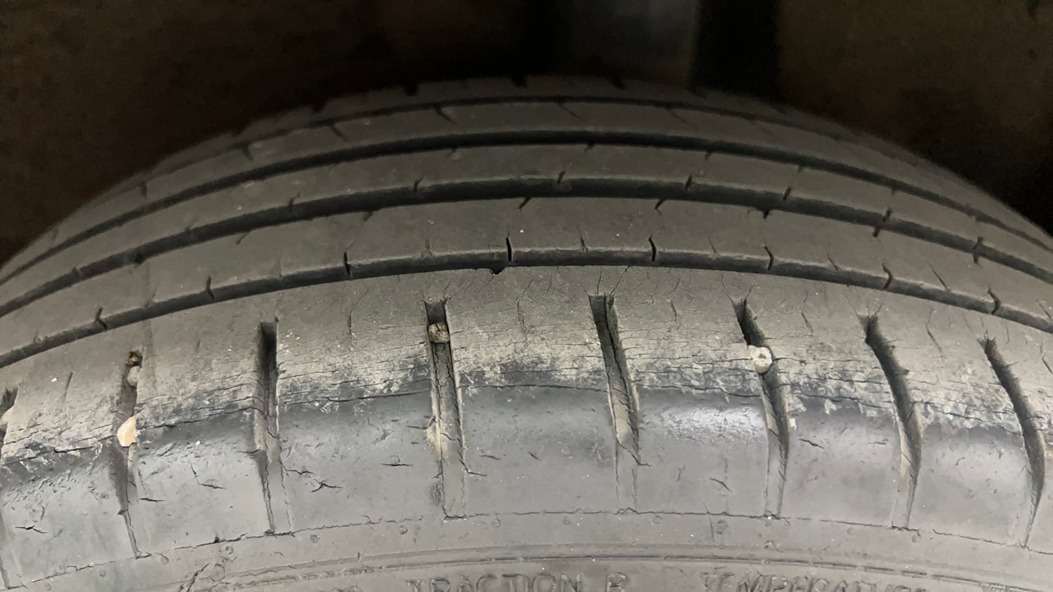 Used 2016 Maruti Suzuki Baleno Zeta 1.2 Petrol Manual tyres LEFT REAR TYRE TREAD VIEW