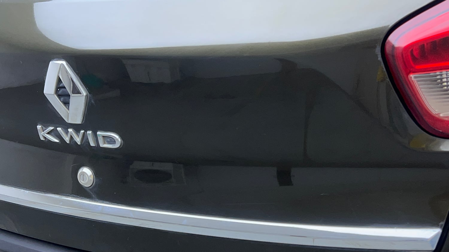 Used 2017 Renault Kwid 1.0 RXT Petrol Manual dents MINOR DENT
