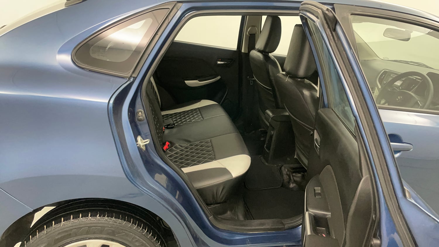 Used 2017 Maruti Suzuki Baleno Delta 1.2 Petrol Manual interior RIGHT SIDE REAR DOOR CABIN VIEW