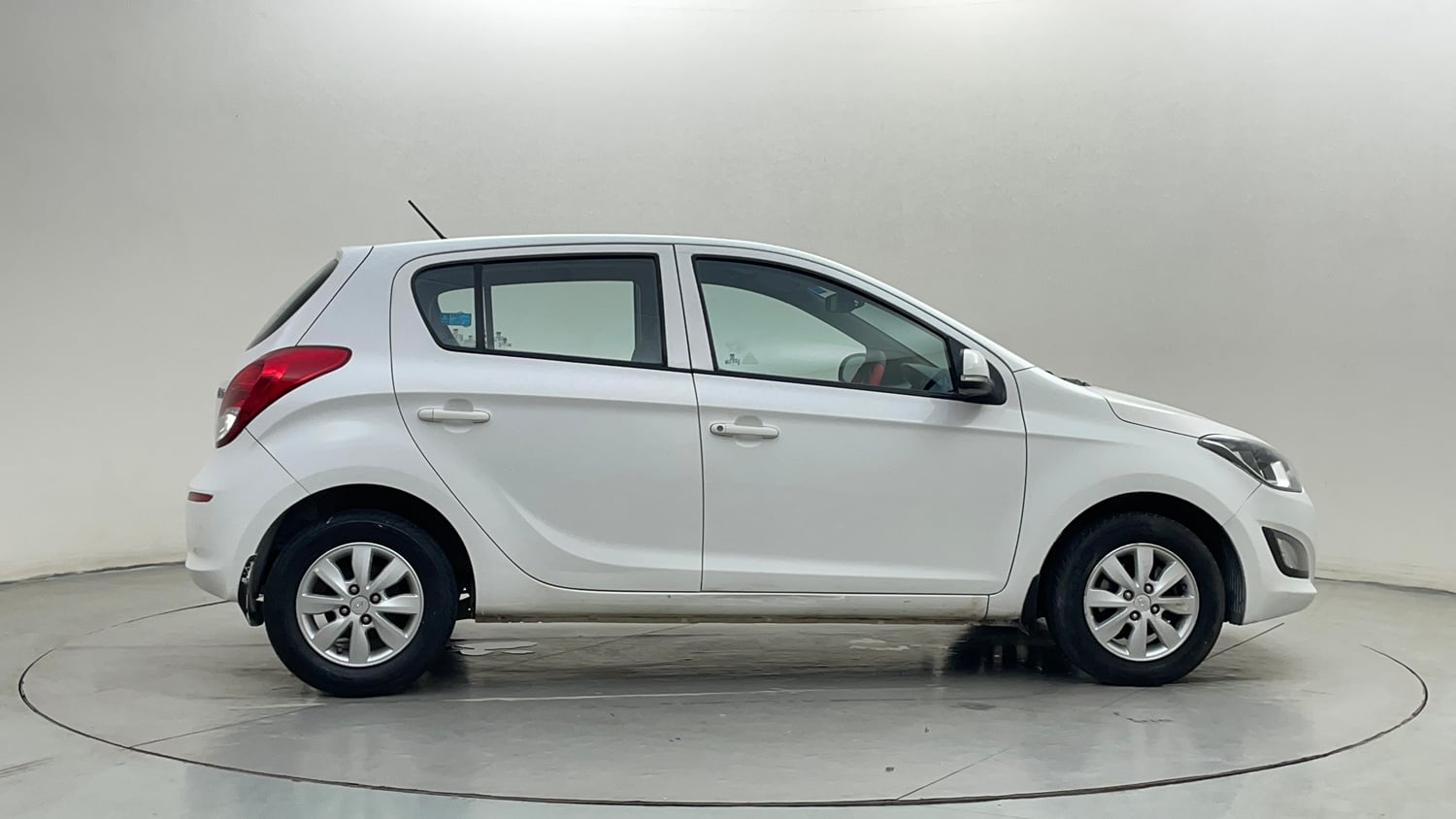 Used 2013 Hyundai i20 Sportz 1.2 Petrol Manual exterior RIGHT SIDE VIEW