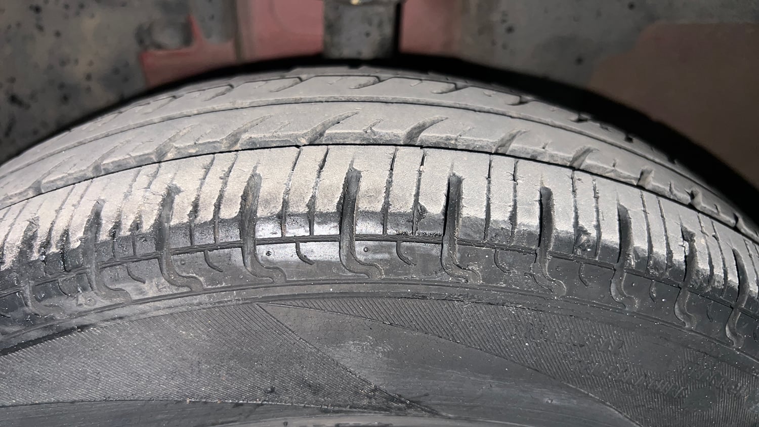 Used 2017 Renault Kwid 1.0 RXT AMT Petrol Automatic tyres LEFT FRONT TYRE TREAD VIEW