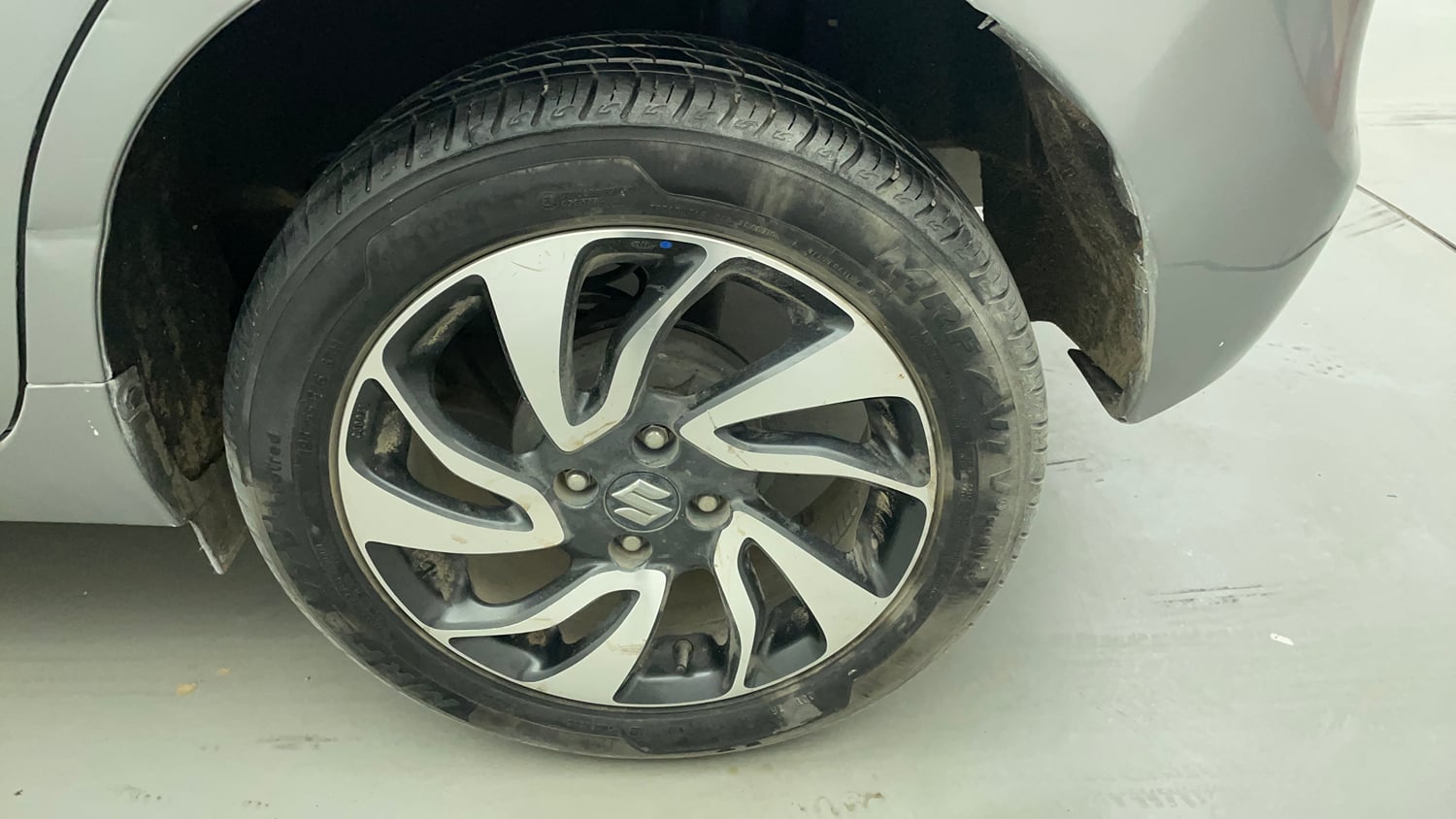 Used 2020 Maruti Suzuki Baleno Zeta Petrol Manual tyres LEFT REAR TYRE RIM VIEW