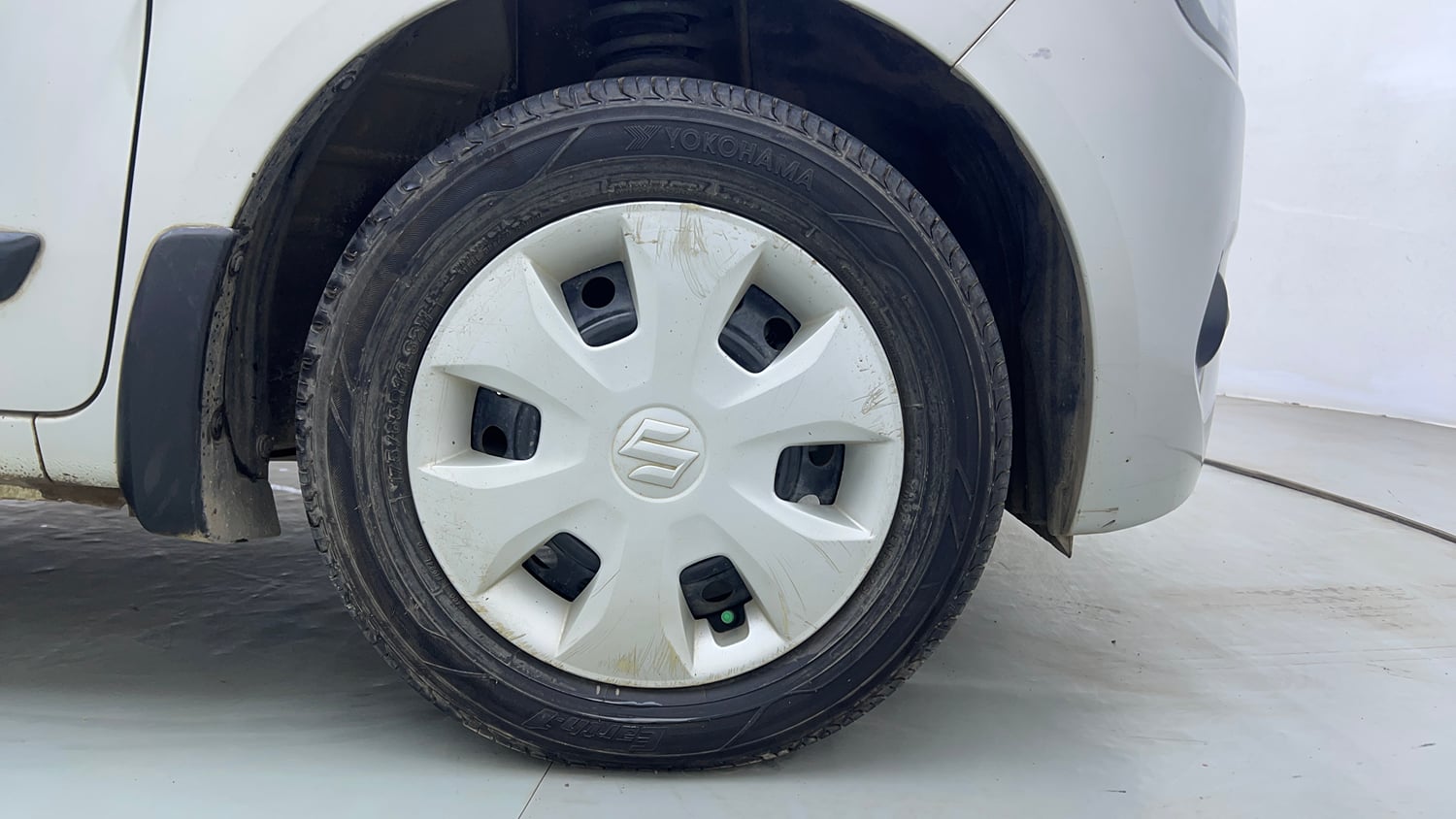 Used 2020 Maruti Suzuki Wagon R ZXi 1.2 AMT Petrol Automatic tyres RIGHT FRONT TYRE RIM VIEW