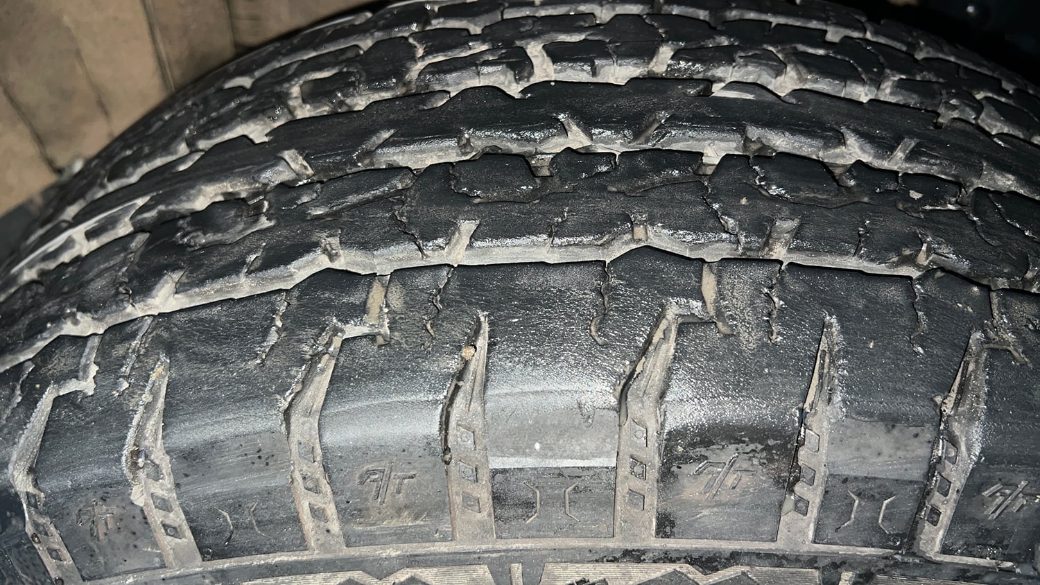 Used 2024 Mahindra Thar LX Hard Top Petrol AT RWD Petrol Automatic tyres RIGHT FRONT TYRE TREAD VIEW