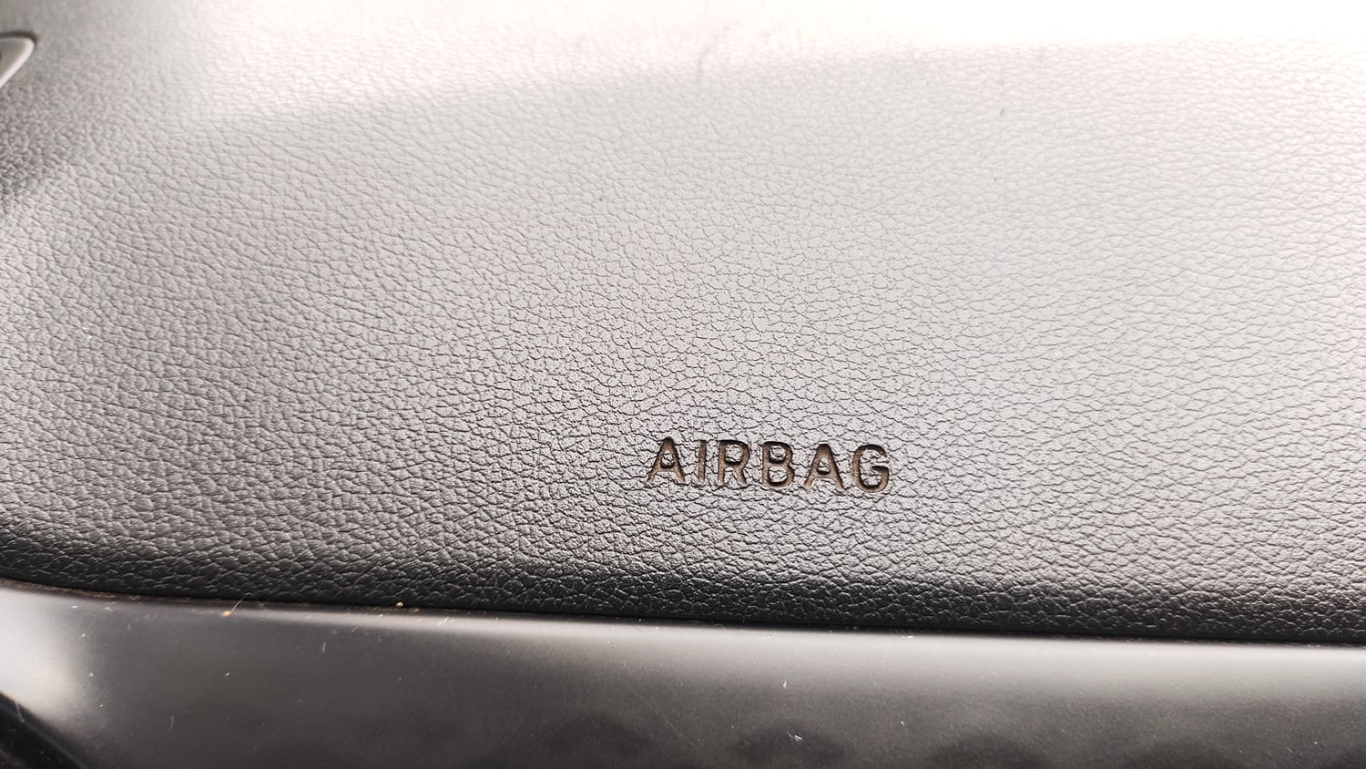 Used 2023 Hyundai Exter SX (O) 1.2 MT Petrol Manual top_features Airbags