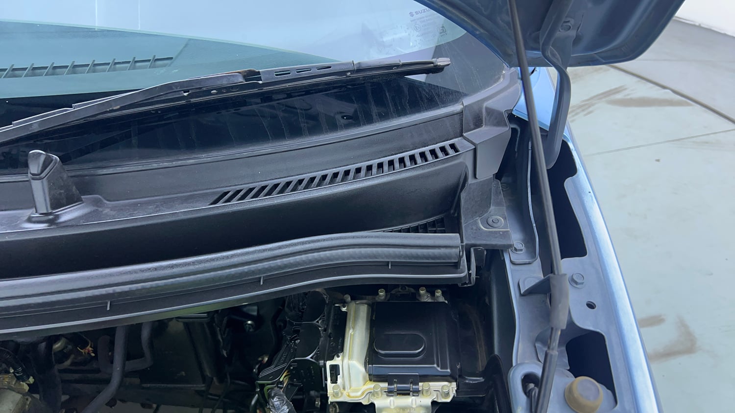 Used 2021 Maruti Suzuki Wagon R ZXi 1.2 AMT Petrol Automatic engine ENGINE LEFT SIDE HINGE & APRON VIEW