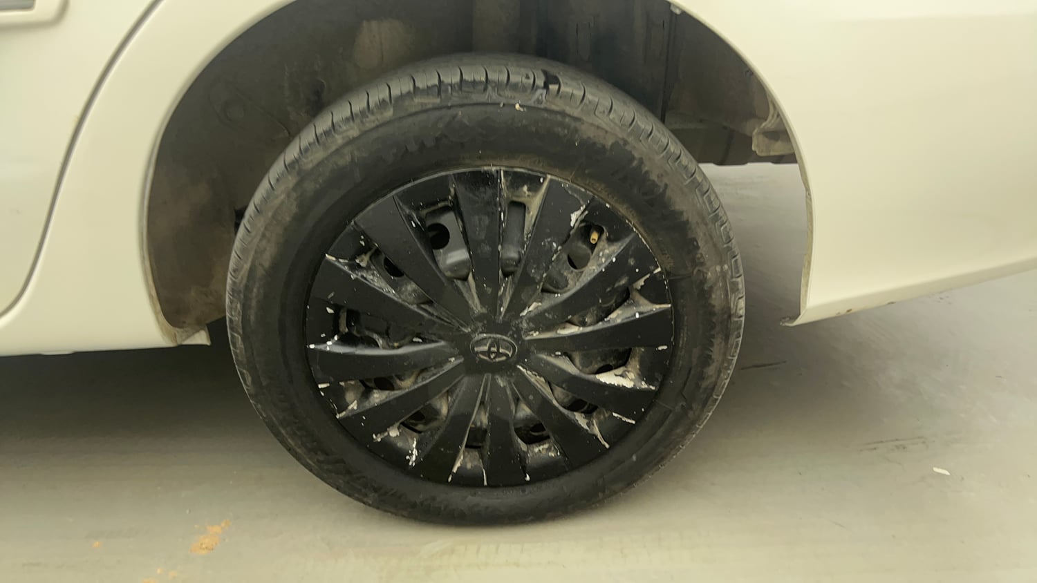 Used 2017 Toyota Platinum Etios V Petrol Manual tyres LEFT REAR TYRE RIM VIEW