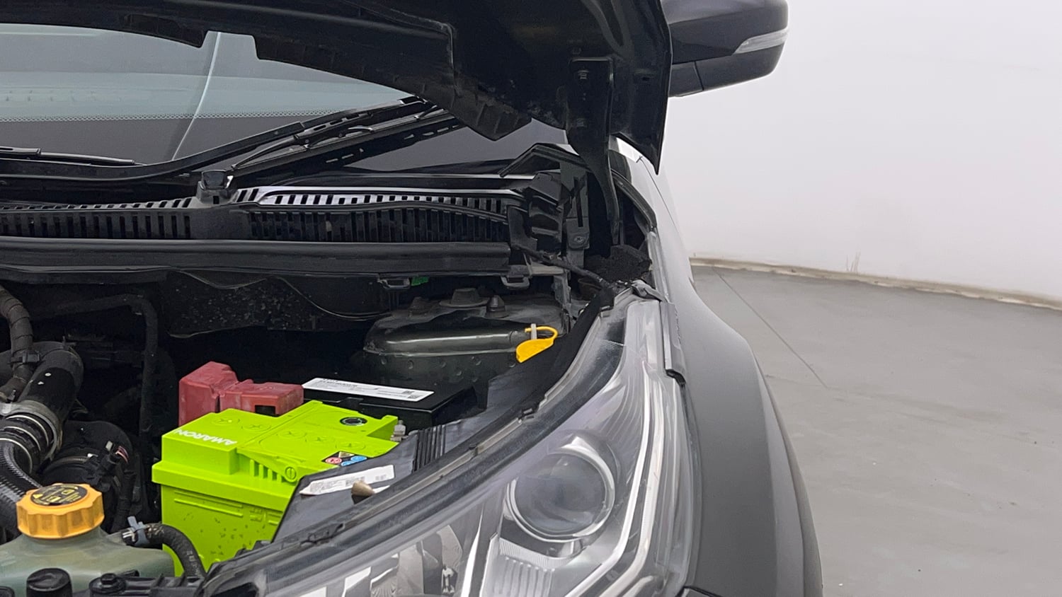 Used 2022 Tata Nexon XZA Plus Diesel Diesel Automatic engine ENGINE LEFT SIDE HINGE & APRON VIEW