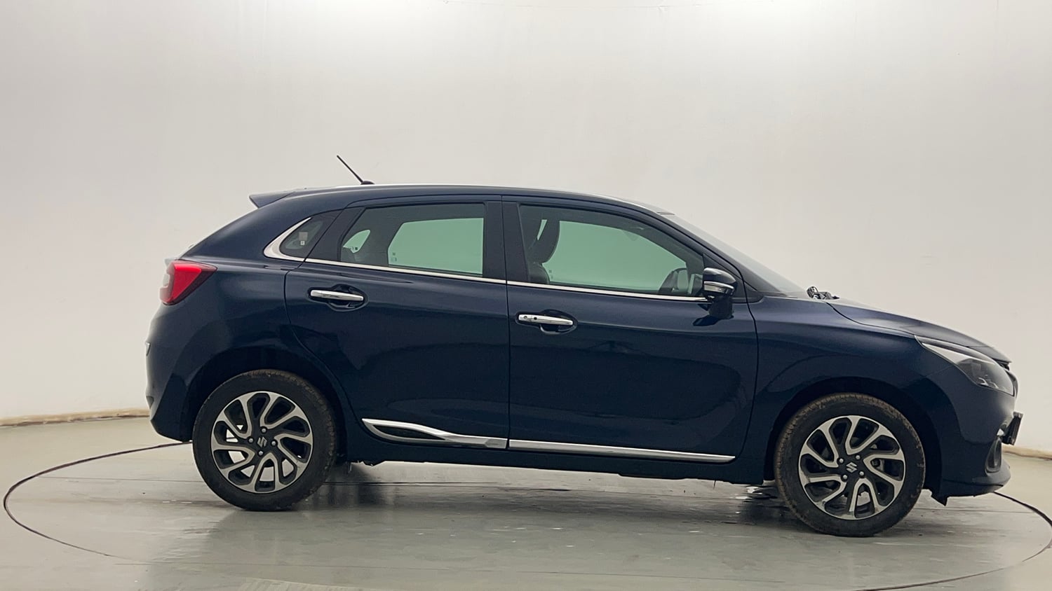Used 2022 Maruti Suzuki Baleno Alpha AGS Petrol Automatic exterior RIGHT SIDE VIEW