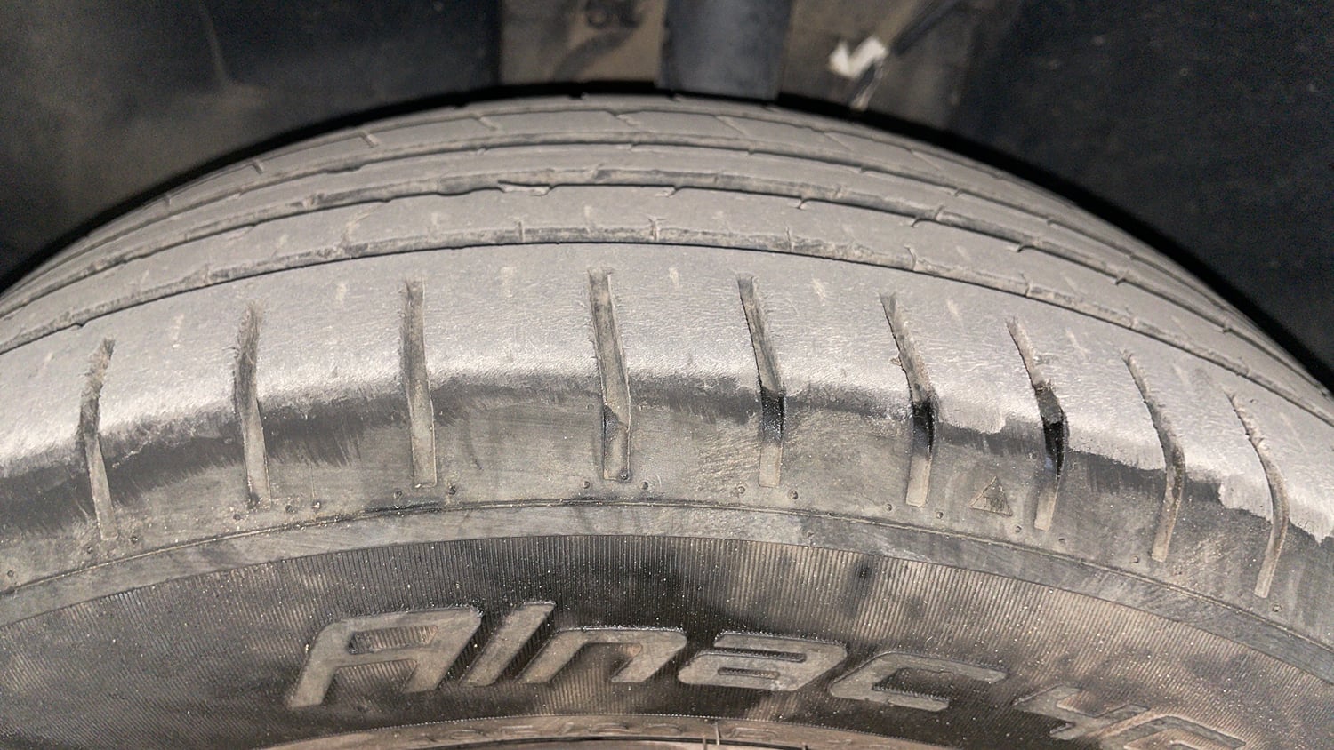 Used 2022 Tata Punch Creative Dual Tone Petrol Manual tyres LEFT FRONT TYRE TREAD VIEW