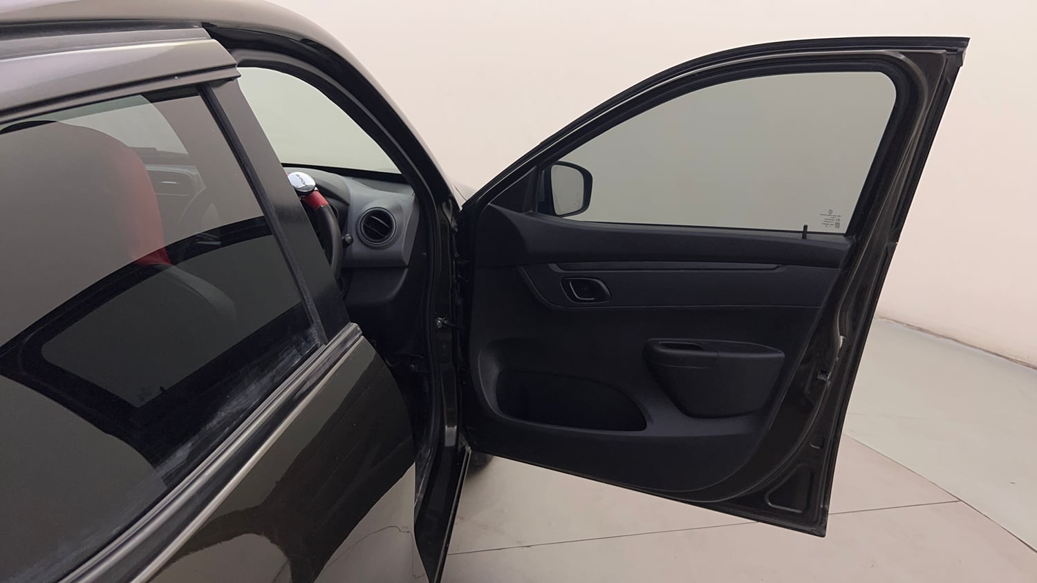 Used 2018 Renault Kwid 1.0 RXT Petrol Manual interior RIGHT FRONT DOOR OPEN VIEW