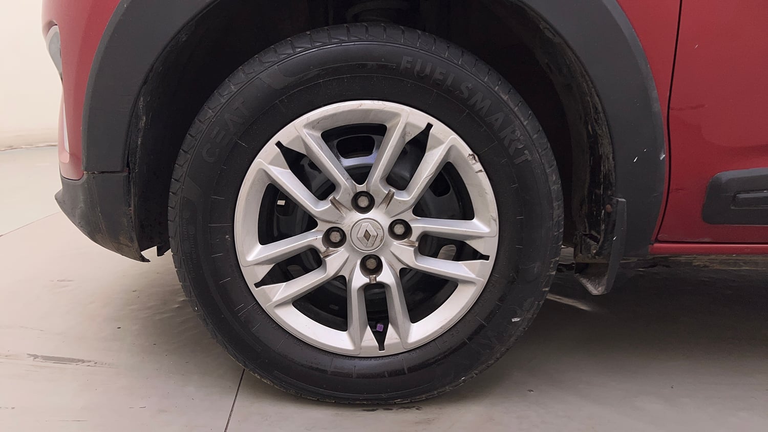 Used 2020 Renault Triber RXL EASY-R AMT Petrol Automatic tyres LEFT FRONT TYRE RIM VIEW