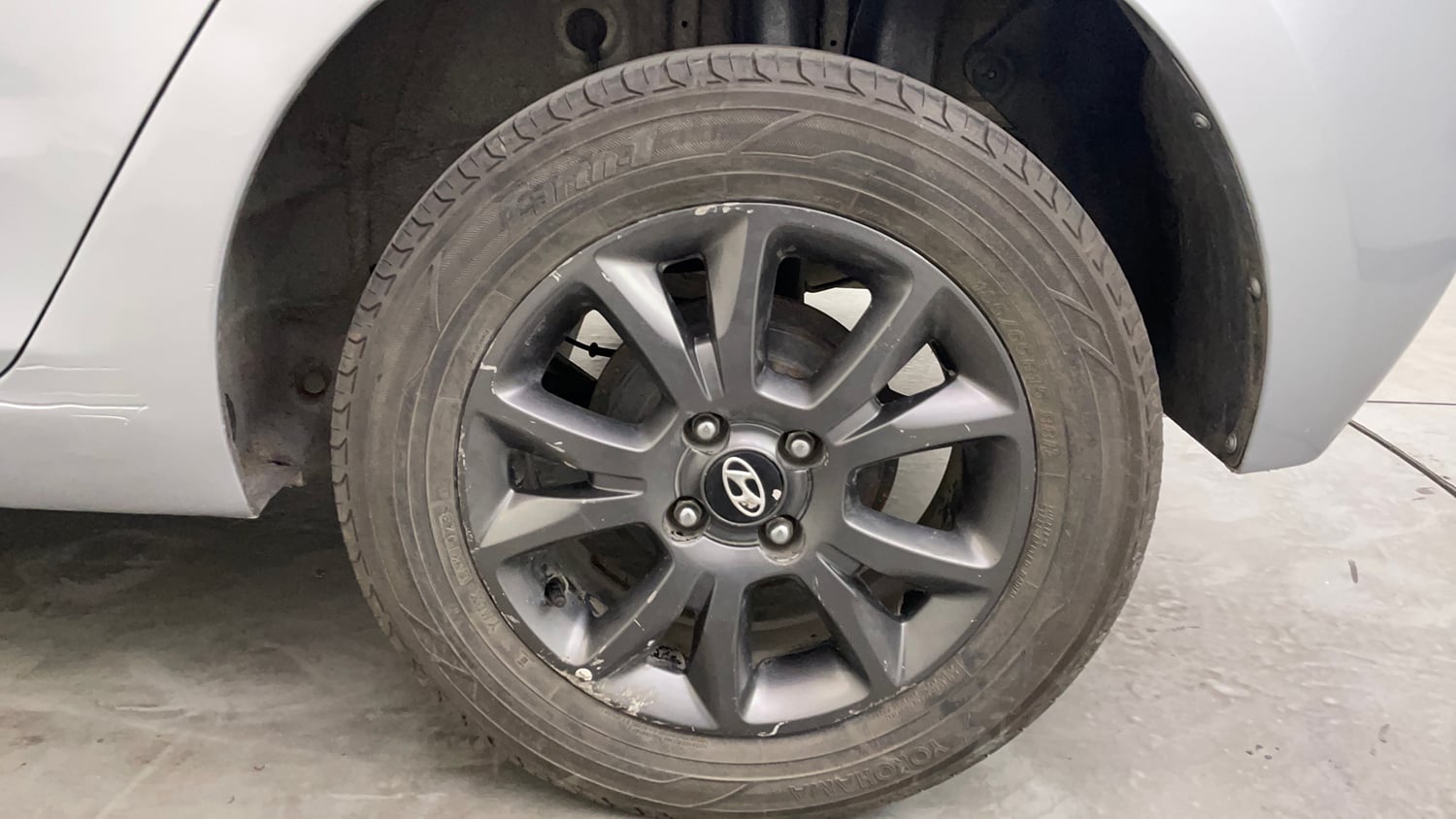 Used 2018 Hyundai Elite i20 Asta 1.2 Petrol Manual tyres LEFT REAR TYRE RIM VIEW