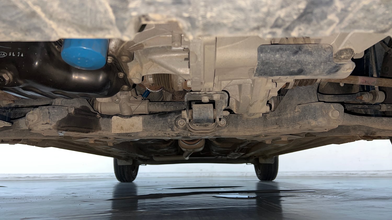 Used 2024 Hyundai Grand i10 Nios Magna 1.2 Kappa AMT Petrol Automatic extra FRONT LEFT UNDERBODY VIEW