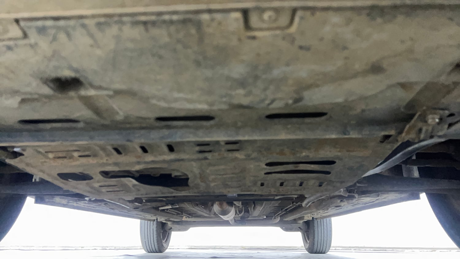 Used 2025 Renault Kiger RXL Petrol Manual extra FRONT LEFT UNDERBODY VIEW