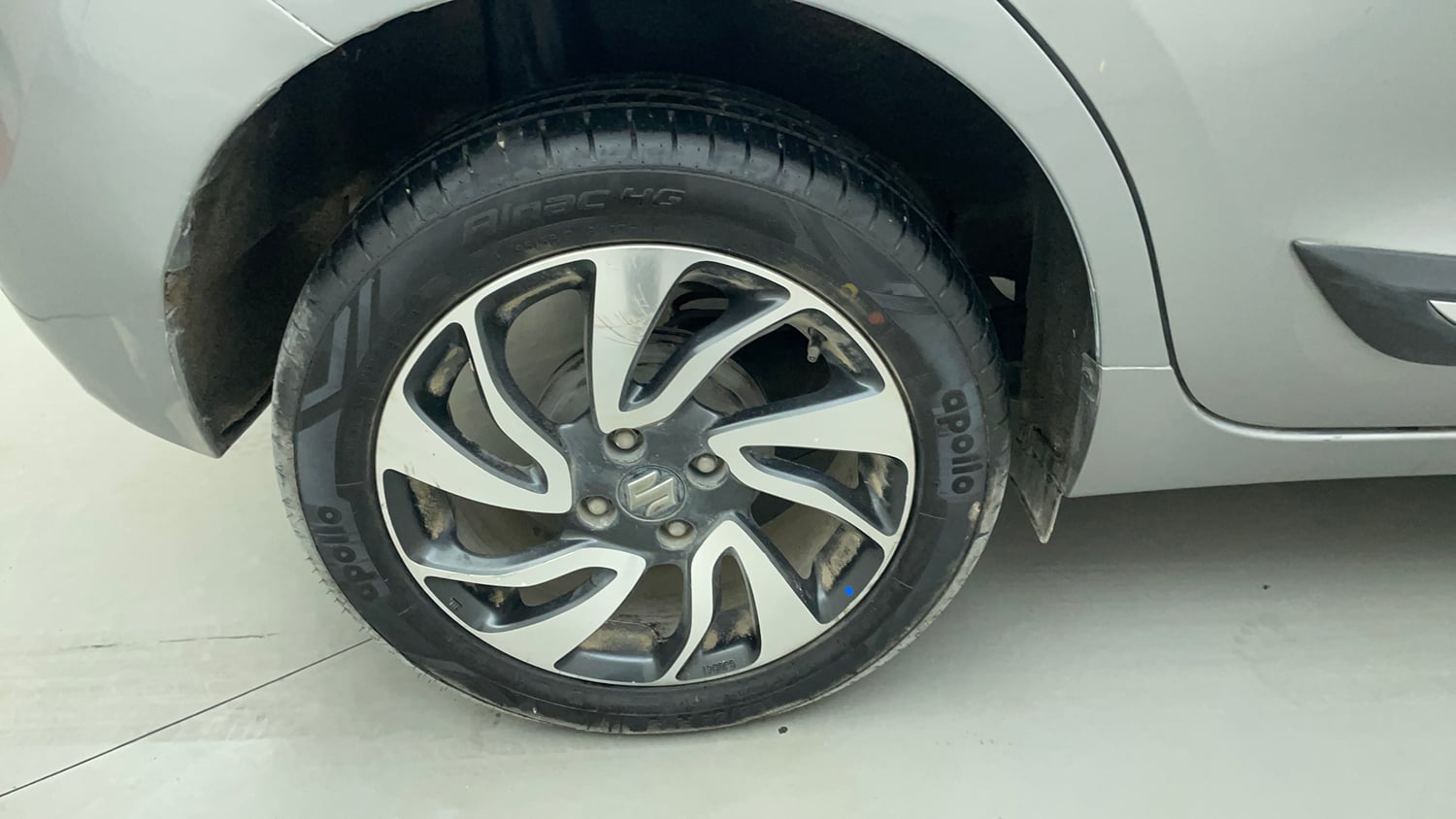 Used 2020 Maruti Suzuki Baleno Zeta Petrol Manual tyres RIGHT REAR TYRE RIM VIEW