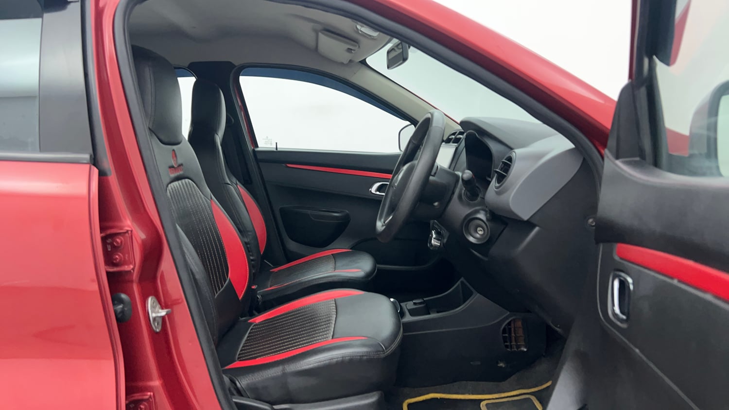 Used 2018 Renault Kwid 1.0 RXT AMT Petrol Automatic interior RIGHT SIDE FRONT DOOR CABIN VIEW