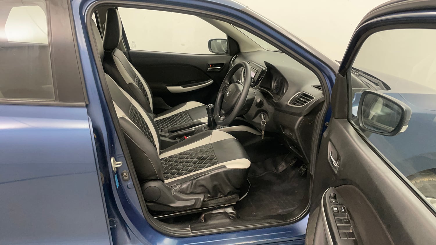 Used 2017 Maruti Suzuki Baleno Delta 1.2 Petrol Manual interior RIGHT SIDE FRONT DOOR CABIN VIEW