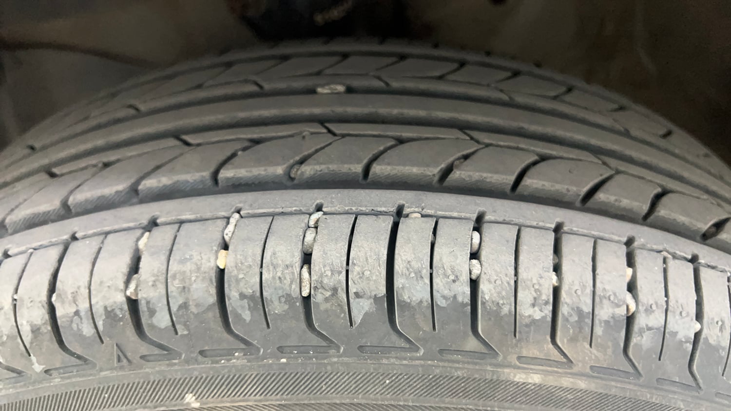 Used 2013 Honda Brio S MT Petrol Manual tyres LEFT FRONT TYRE TREAD VIEW