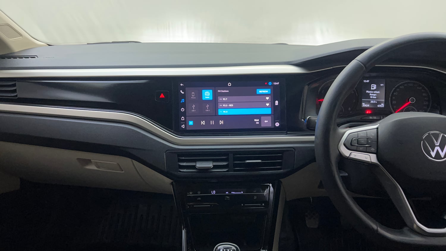 Used 2023 Volkswagen Virtus Highline 1.0 TSI MT Petrol Manual interior MUSIC SYSTEM & AC CONTROL VIEW