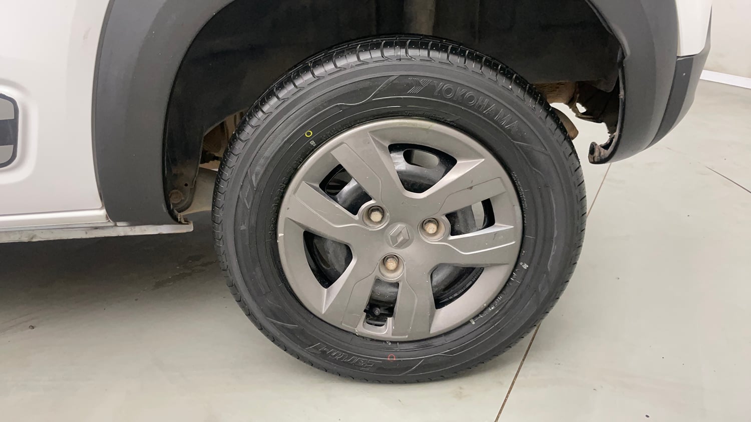 Used 2017 Renault Kwid 1.0 RXL Petrol Manual tyres LEFT REAR TYRE RIM VIEW