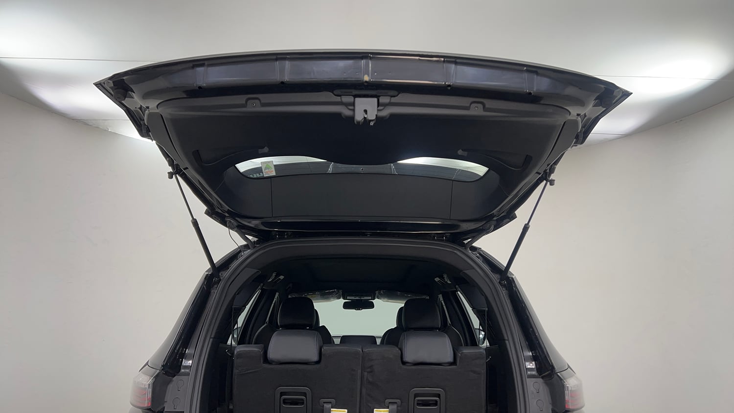 Used 2022 Tata Safari XZA Plus 6 S Dark Edition Diesel Automatic interior DICKY DOOR OPEN VIEW