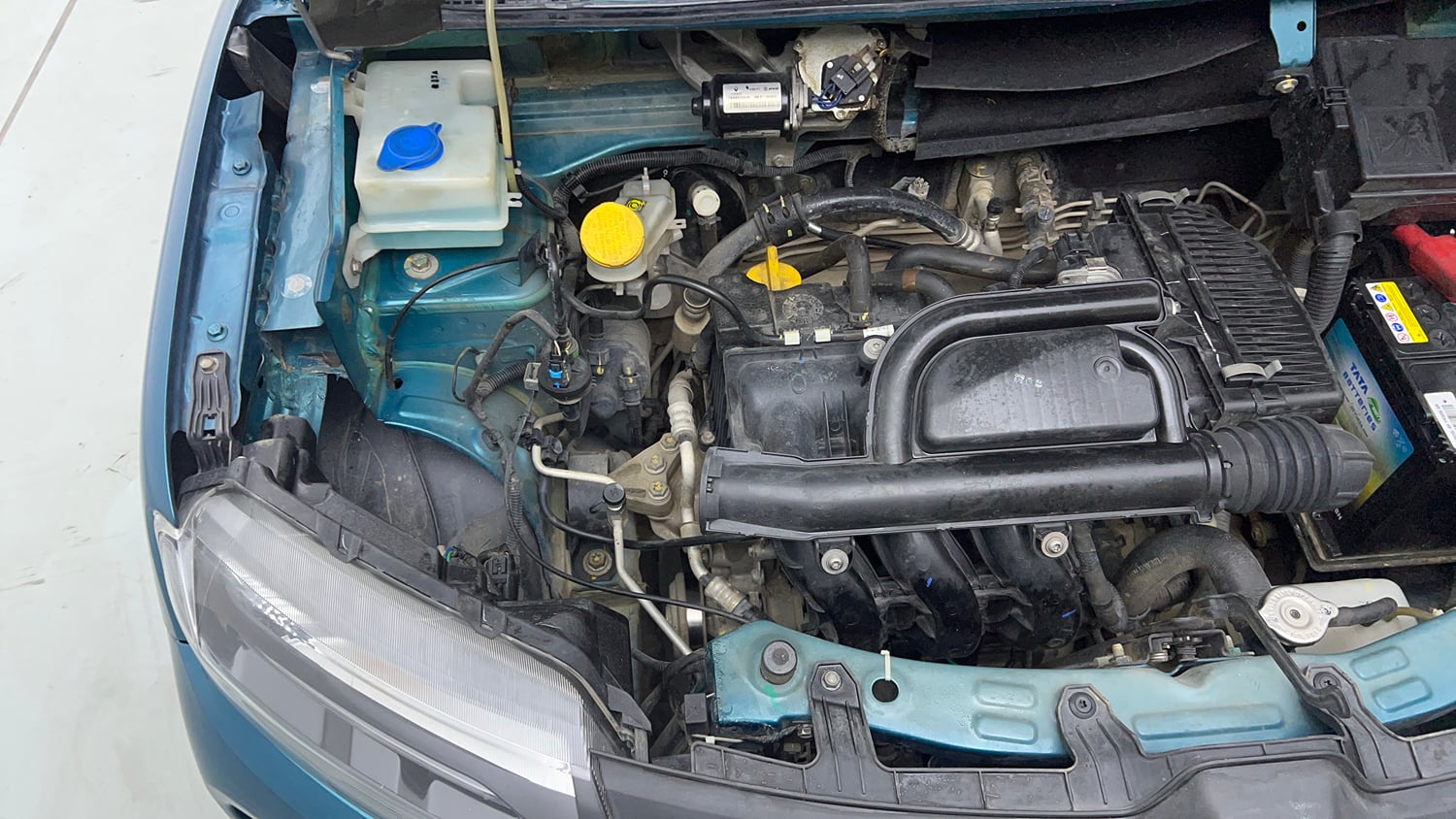 Used 2022 Renault Kwid RXT 1.0 Petrol Manual engine ENGINE RIGHT SIDE VIEW