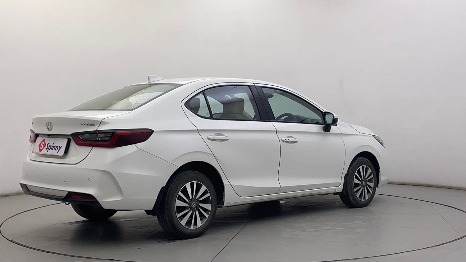 Used 2024 Honda City V Petrol MT Petrol Manual exterior RIGHT REAR CORNER VIEW