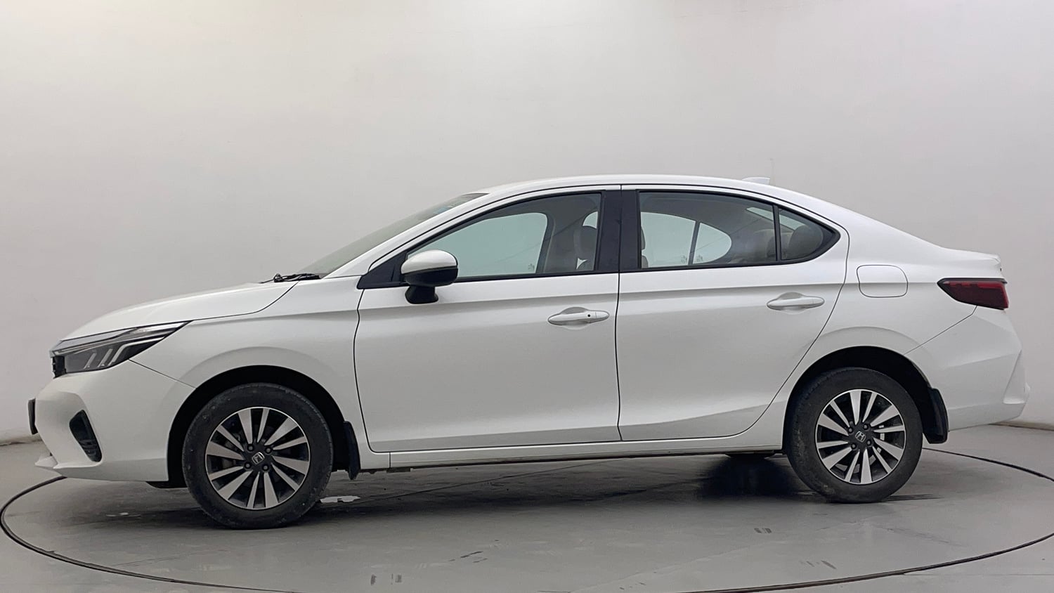 Used 2024 Honda City V Petrol MT Petrol Manual exterior LEFT SIDE VIEW