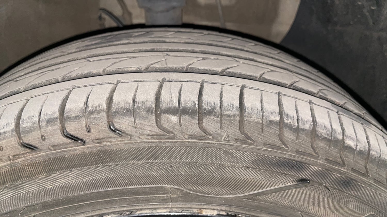 Used 2018 Hyundai Elite i20 Asta 1.2 Petrol Manual tyres RIGHT FRONT TYRE TREAD VIEW