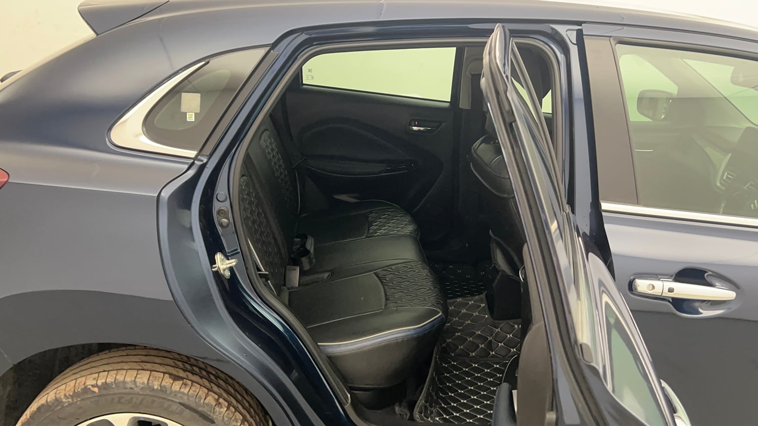 Used 2022 Maruti Suzuki Baleno Alpha AGS Petrol Automatic interior RIGHT SIDE REAR DOOR CABIN VIEW