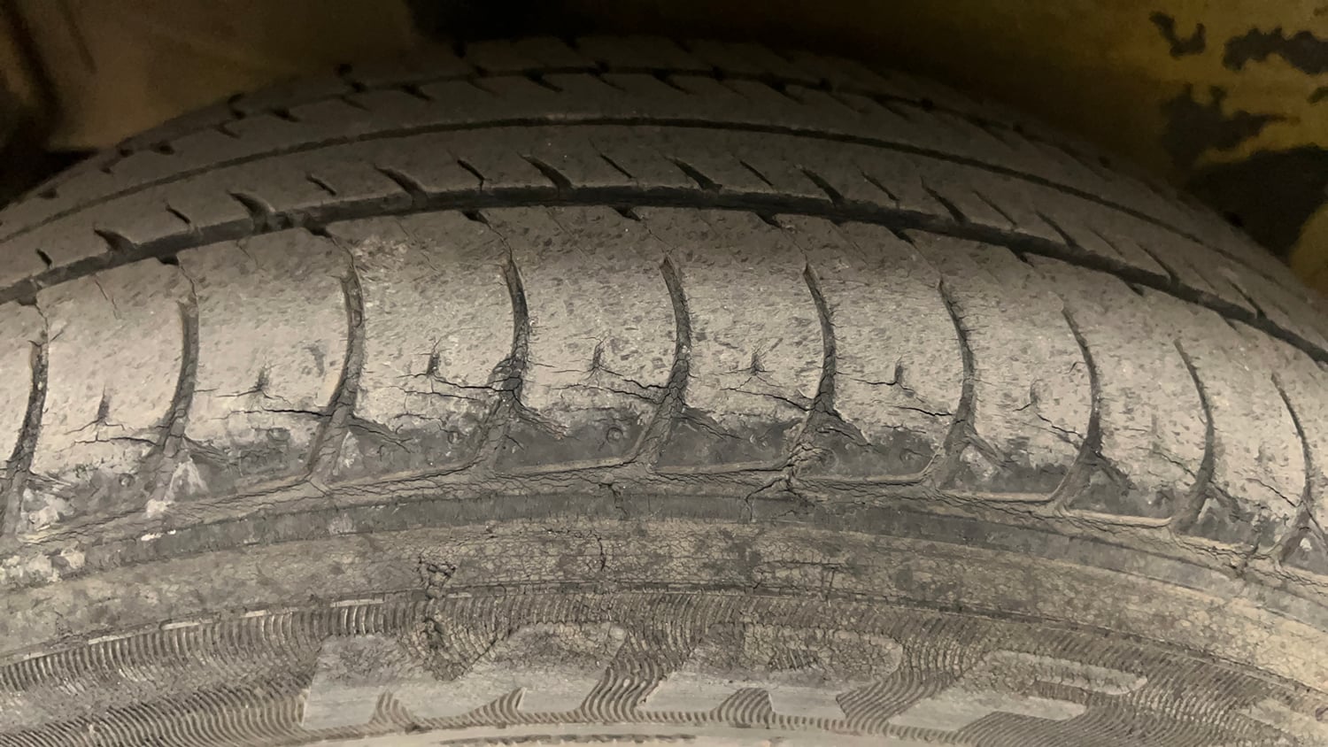 Used 2015 Maruti Suzuki Celerio VXi AMT Petrol Automatic tyres RIGHT REAR TYRE TREAD VIEW
